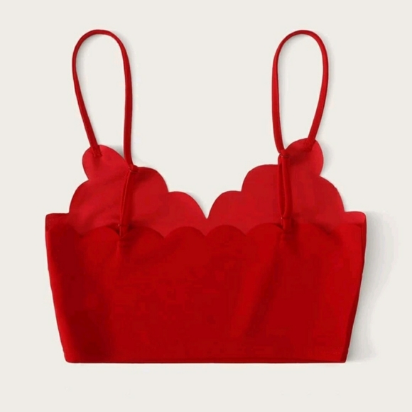 Scallop trim crop tank top - Picture 3 of 3